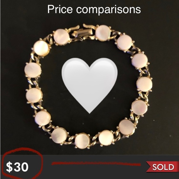 Coro vintage mother of pearl bracelet with a fold over clasp - Picture 11 of 16